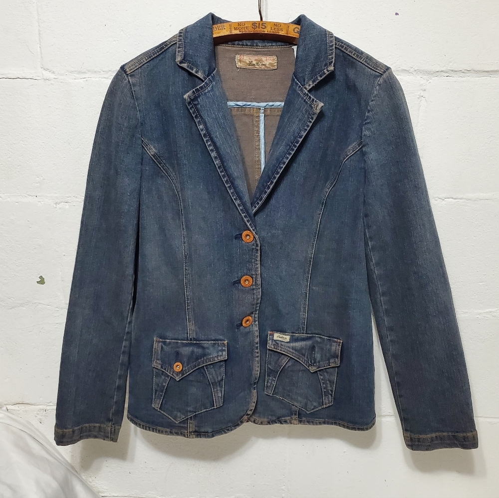 Vintage Levi Strauss Womans Size M Jean Jacket W/ Pockets & Framing Shape. F-168